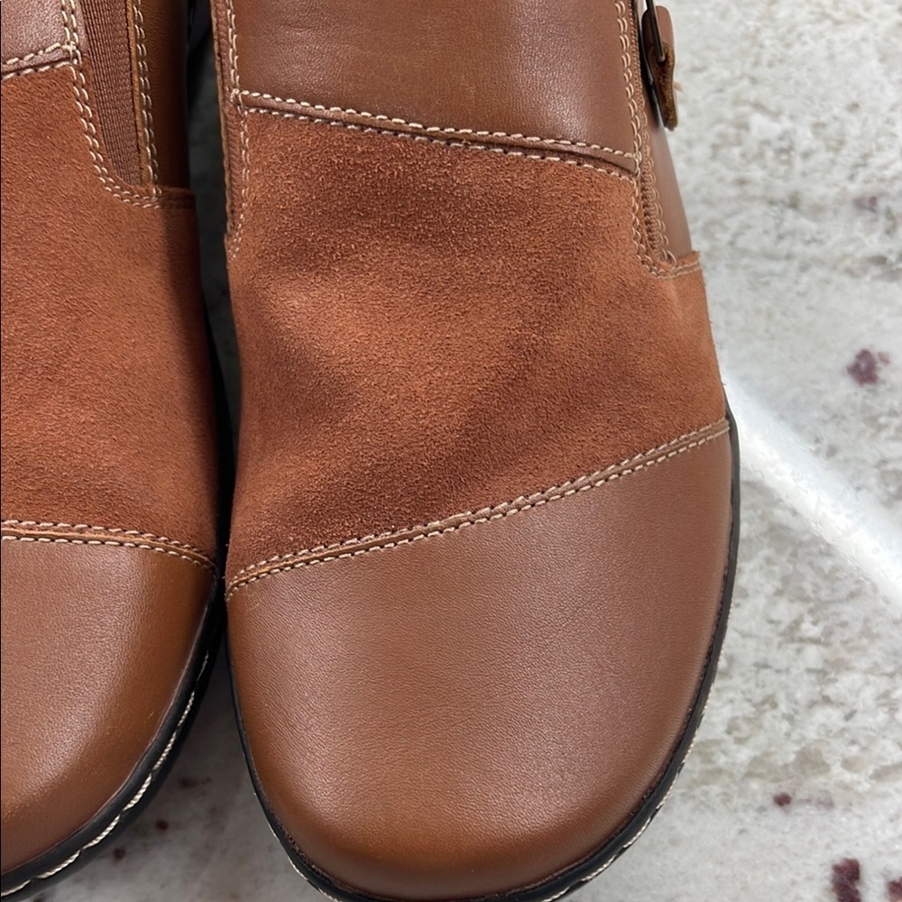 Clarks Cora Harbor Slip-On Shoe - Picture 4 of 8